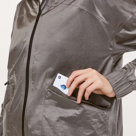 Lululemon Drizzle Down Jacket 8 - Picture 3 of 14